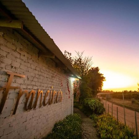 フッドスプルイト Francines Venue Pty Ltd Bed & Breakfast エクステリア 写真