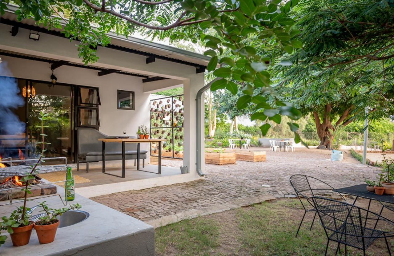 フッドスプルイト Francines Venue Pty Ltd Bed & Breakfast エクステリア 写真